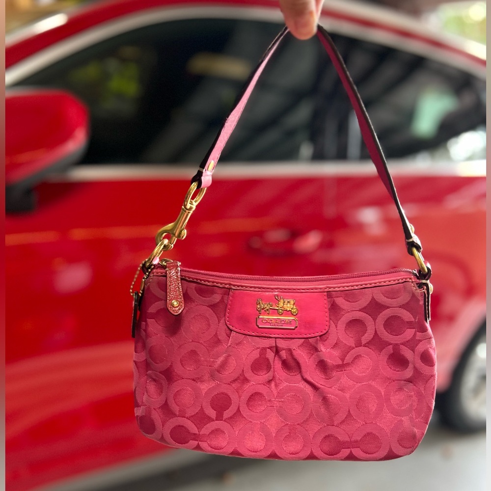 Coach Mini Hobo Pink ( circa 2000’s)
